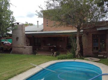 Casa · 205m² · 8 Ambientes · 2 Cocheras · Venta Casa 3 Dormitorio Barrio Nuevo Rio Ceballo Ruta E53, Córdoba
