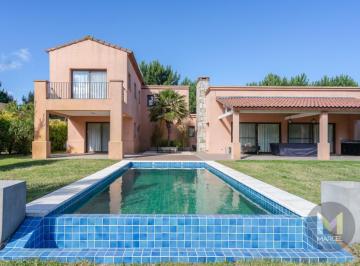 Casa · 250m² · 5 Ambientes · 1 Cochera · Casa en Alquiler Pinamar La Herradura