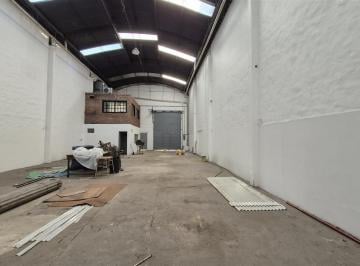 Bodega-Galpón · 300m² · Galpón 300 m² en Alquiler, Zona Industrial, Muy Buen Acceso, Florida Oeste.