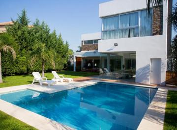 Casa de 7 ambientes, Ezeiza · Casa en Venta en Barrio Privado Terralagos