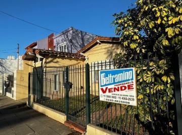 Casa · 120m² · 4 Ambientes · 1 Cochera · Casa en Venta - Merlo