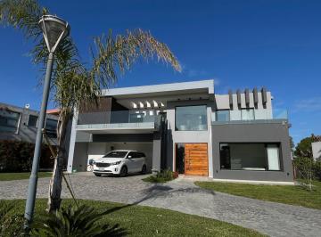 Casa de 7 ambientes, Ezeiza · Casa en Venta de 4 Dorm. en Barrio Privado Terralagos