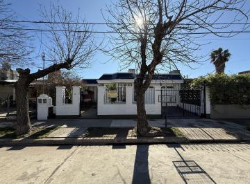 Casa · 160m² · 4 Ambientes · 1 Cochera · Venta Casa Apta Crédito 3 Dor Patio y Pileta Barrio Cerveceros
