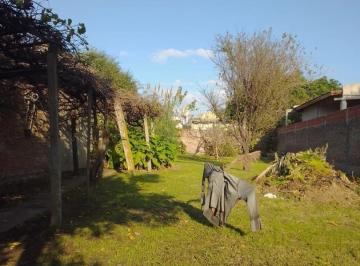 Terreno · 450m² · Amplio Lote con Construcción