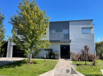 Casa · 205m² · 3 Dormitorios · 2 Cocheras · Gran Oportunidad! Casa - Altos de Hudson II