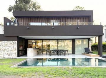 Casa de 6 ambientes, Esteban Echeverría · Casa en Venta en Saint Thomas Este Oeste Canning