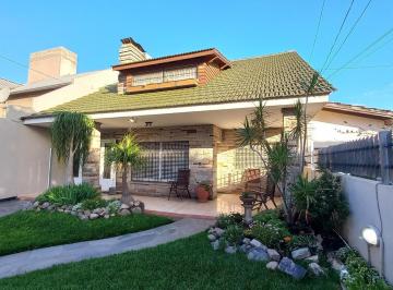 Casa · 200m² · 8 Ambientes · 2 Cocheras · Venta Casa 6 Ambientes con Pileta - Jose C Paz