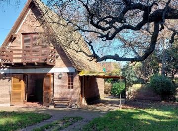 Casa de 3 ambientes, Mar del Plata · La Florida Mar del Plata. Se Vende Casa Alpina y Gran Lote.