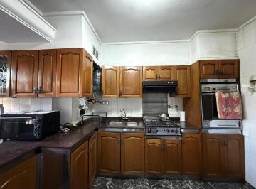 Casa · 208m² · 3 Dormitorios · 1 Cochera · Casa en Alberdi