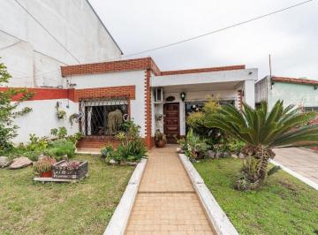 Casa · 93m² · 3 Ambientes · 2 Cocheras · Venta Casa 3 Ambientes Apto Crédito, Merlo