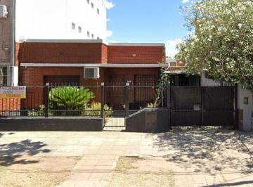 Casa · 116m² · 2 Dormitorios · Casa - Esc. - Centro