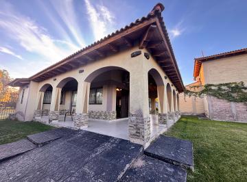 Casa de 6 ambientes, Las Compuertas · Complejo de Cabañas en Las Compuertas