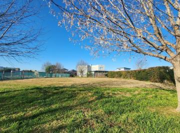 Terreno · 805m² · Terreno en Venta en El Cantón, El Golf, Escobar