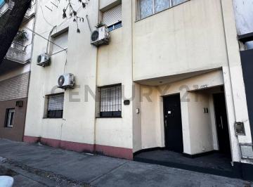 Casa · 240m² · 5 Ambientes · Casa Lote Propio con 3 Unidades en Block