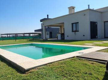 Casa · 140m² · 5 Ambientes · 2 Cocheras · Casa en Venta en San Felipe Canning