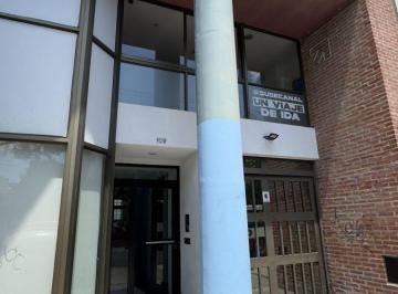 Departamento de 2 ambientes, La Plata · Semipiso con Vista a La Plaza y Cochera en Subsuelo | Plaza Italia N109