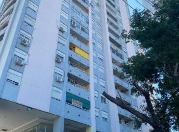 Frente del edificio · Venta - Departamento en Avellaneda Centro de 3 Ambientes con Balcón y Cochera