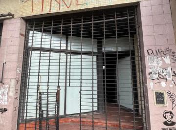 Local comercial · 61m² · Local Sobre Av Almirante Brown 3200