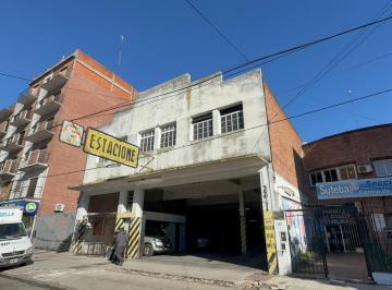 Bodega-Galpón · 1100m² · Galpón / Estacionamiento en Pleno Centro de Morón - Venta