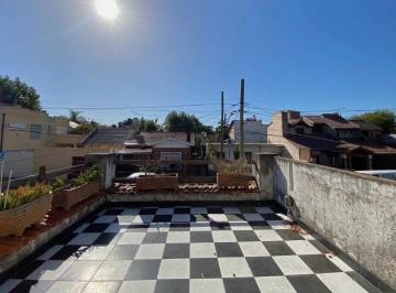 Casa · 166m² · 4 Ambientes · 2 Cocheras · Casa de 4 Ambientes en Venta en Villa Tesei, Oportunidad