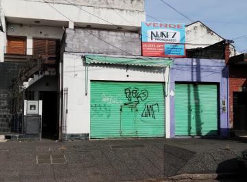 Casa · 150m² · 5 Ambientes · Venta - 2 Departamentos y 2 Locales en Bloque - Tapiales