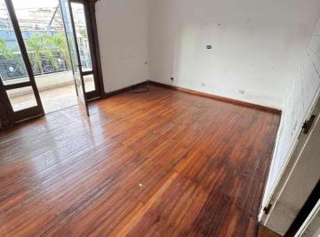 Casa · 295m² · 5 Ambientes · Casa en Alquiler - 4 Dorm. 2 Baños - Avellaneda