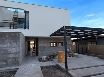 Casa de 6 ambientes, Luján de Cuyo · Mapa Propiedades Vende Casa en Barrio Privado "Boedo Village".