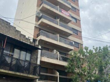 Frente del edificio · Venta - Departamento en Avellaneda Centro de 2 Ambientes con Doble Balcón