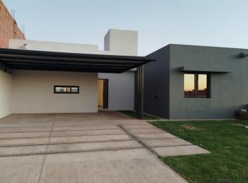 Casa · 360m² · 4 Ambientes · 2 Cocheras · Venta Casa en Nobu Town 3 Dorm. Cochera Doble