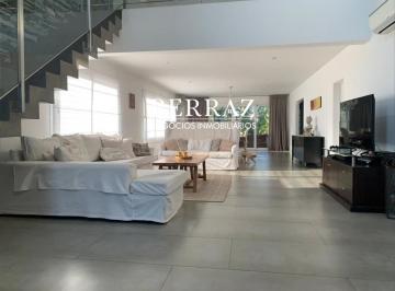 Casa · 350m² · 7 Ambientes · 4 Cocheras · Casa Venta 6 Dorm. Barrio Los Lagos Lote de 753 m² Nordelta, Tigre