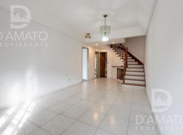 PH · 128m² · 5 Ambientes · 1 Cochera · PH en Mataderos
