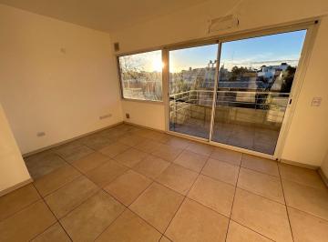PH · 38m² · 2 Ambientes · Excelente 2 Amb Cfte con Balcon.