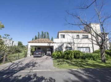Casa · 259m² · 6 Ambientes · 2 Cocheras · Casa en Venta en Buenos Aires Golf Club