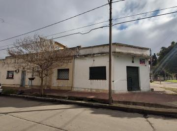 Casa · 140m² · 3 Ambientes · 1 Cochera · Casa 3 Amb C/patio y 2 Locales (O Dorm. Extras)! Lomas