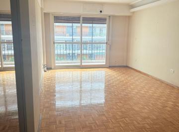 Departamento de 4 ambientes, Belgrano · Semipiso Al Cfte con Balcón Corrido - 2 Dormit. + Dep. Anexable - Espacio Guardacoche