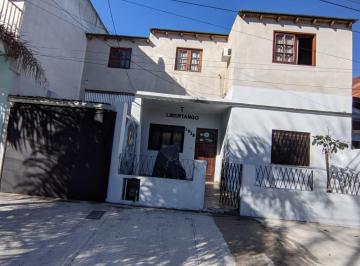 Casa de 3 ambientes, San Fernando · Venta de Casa con Deptos de 2 Amb San Fernando