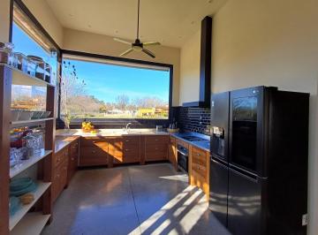 Casa · 320m² · 7 Ambientes · 4 Cocheras · Venta Casa de Campo en Fincas de San Vicente 7 Ambientes