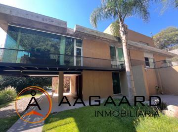 Casa · 368m² · 8 Ambientes · 1 Cochera · Casa en Venta La Arboleda Muy Moderna!