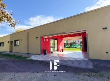 Casa de 8 ambientes, Vistalba · Casa en Vistalba. Calle Almirante Brown
