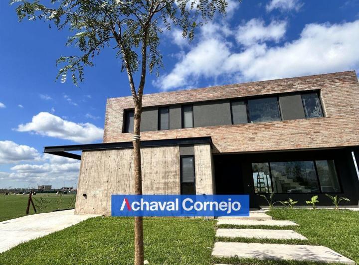 Casa · 288m² · 5 Ambientes · 1 Cochera
