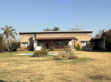 Casa · 144m² · 3 Ambientes · Casa en Venta 2 Dorm. con Pileta en Funes