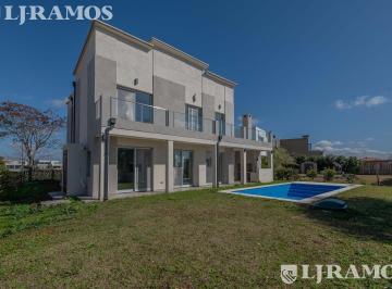 Casa · 248m² · 7 Ambientes · 2 Cocheras · Espectacular Casa a Estrenar a La Venta en Vistas Puertos Pg
