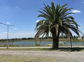 Terreno · 942m² · Terreno en Barrio Cerrado Los Juncos, Vista Al Lago.