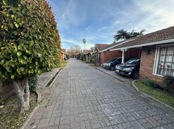 Casa · 65m² · 4 Ambientes · 1 Cochera · Casa en Complejo Cerrado en Venta