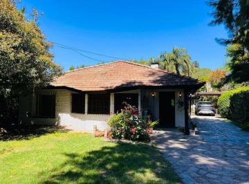 Quinta vacacional · 243m² · 4 Dormitorios · 1 Cochera · Venta Casa Quinta en del Viso, Pilar con Pileta