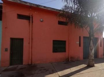 Casa de 4 ambientes, Florencio Varela · En Venta Galpon con Casa