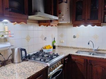 Departamento · 65m² · 4 Ambientes · Departamento en Caseros 3 Dorm. y Patio