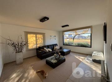 Foto · Venta de Casa en Estancia Q2, 3 Dorm., 4 Baños