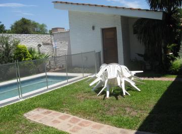 Casa · 328m² · 8 Ambientes · 2 Cocheras · Casa en Arguello (Monseñor Ferreyra Al 6852)