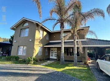 Casa · 300m² · 5 Ambientes · 2 Cocheras · Casa - Malibu